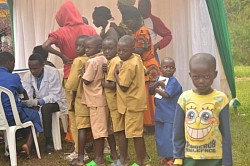 Screening of children in the community in Rwanda during the Lab Week